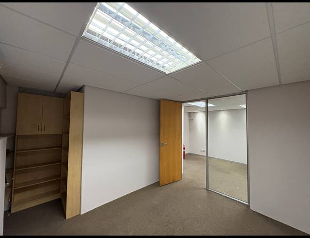 200M² OFFICE TO LET IN GARDENS